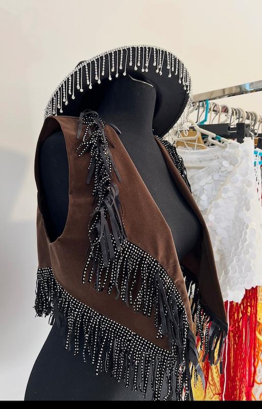 وست قهوه ای سوخته ریش ریش