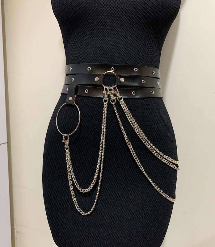 کمربند چرمی زنجیردار