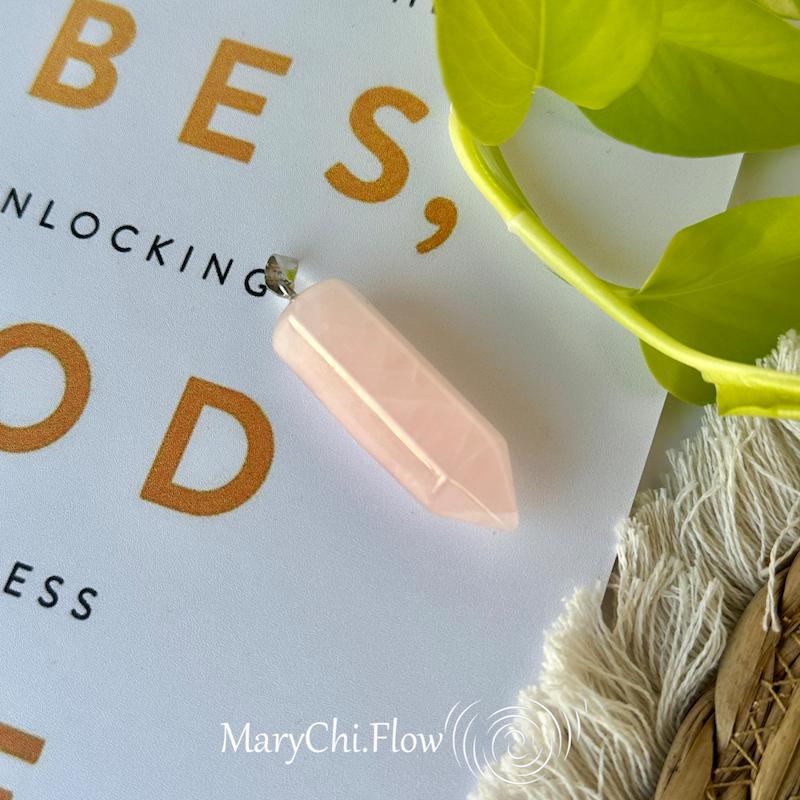 آویز رز کوارتز