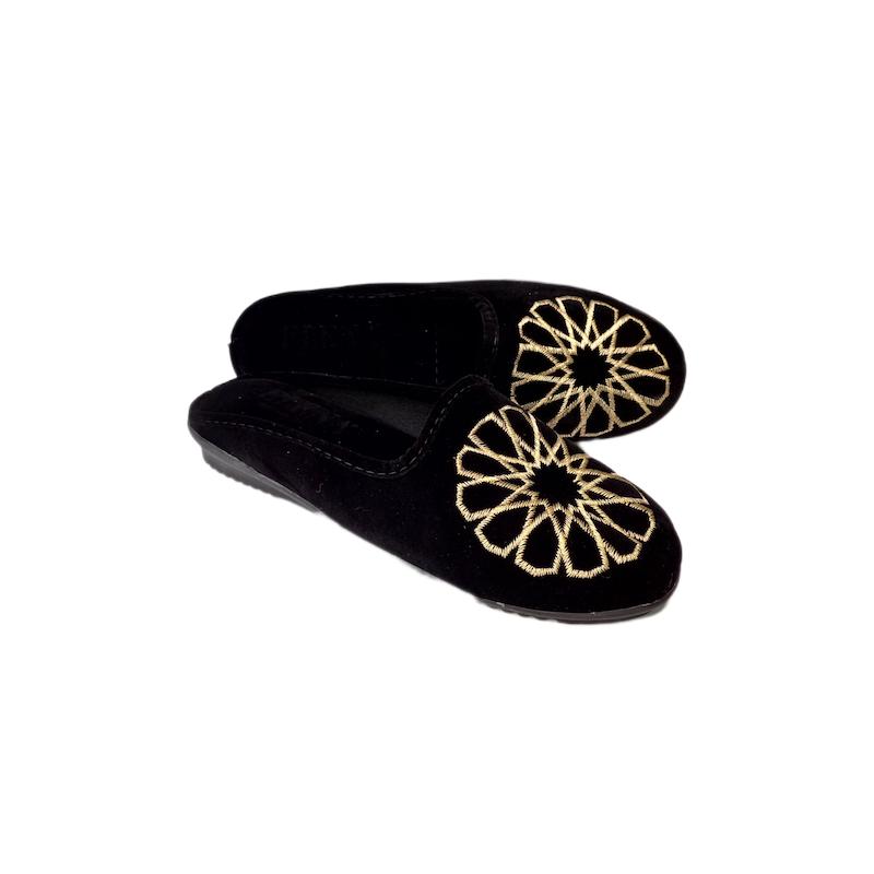 روفرشی زنانه مخمل گلدوزی ترکیه 104 جلوبسته