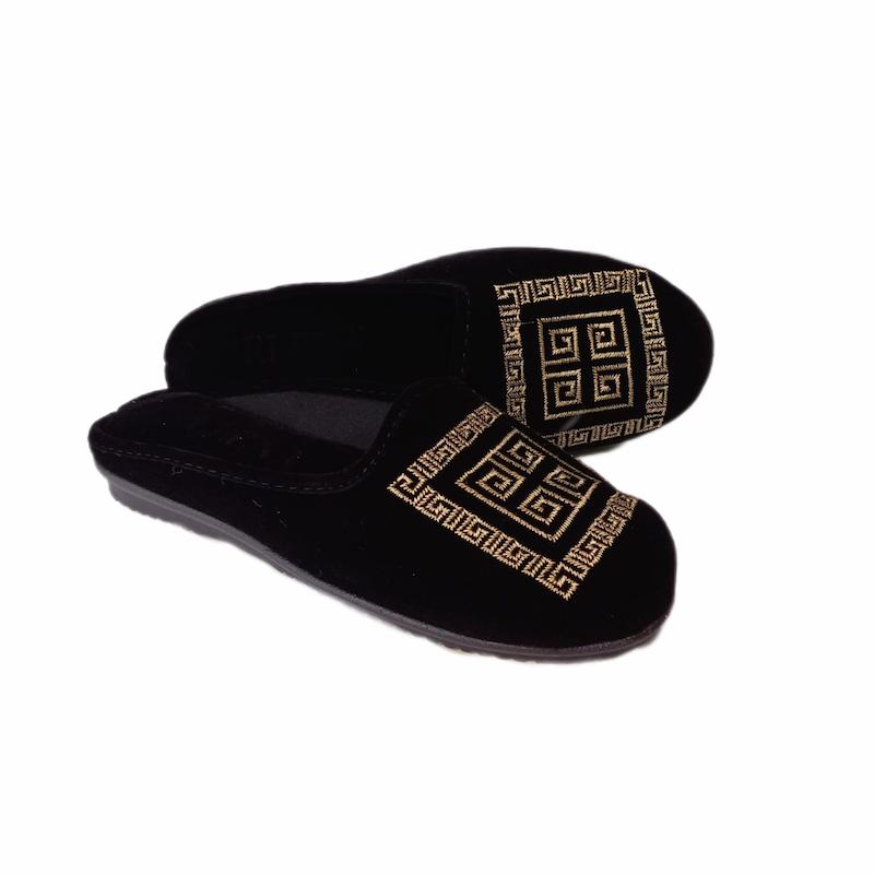 روفرشی زنانه مخمل گلدوزی ترکیه 106 جلوبسته