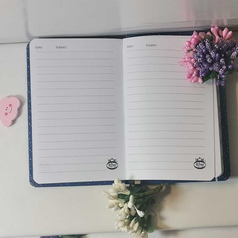 دفترچه یادداشت کش دار مسافر کوچولو سایز متوسط