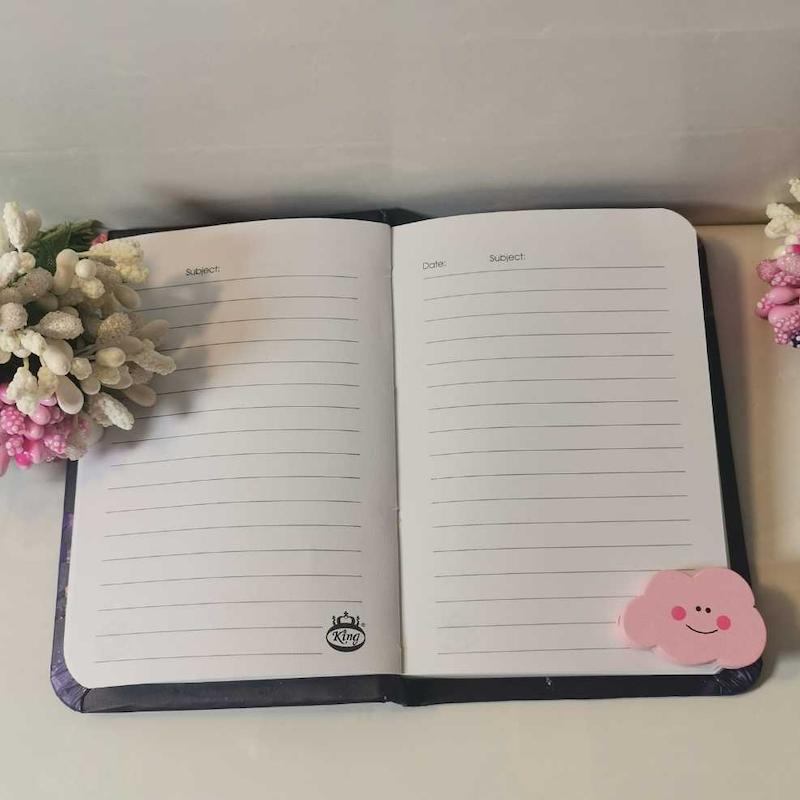دفترچه یادداشت کش دار فضانورد و آبمیوه