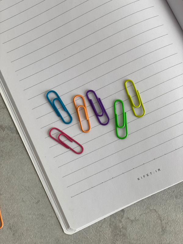 بسته ۱۰۰ عددی گیره کاغذ رنگی 