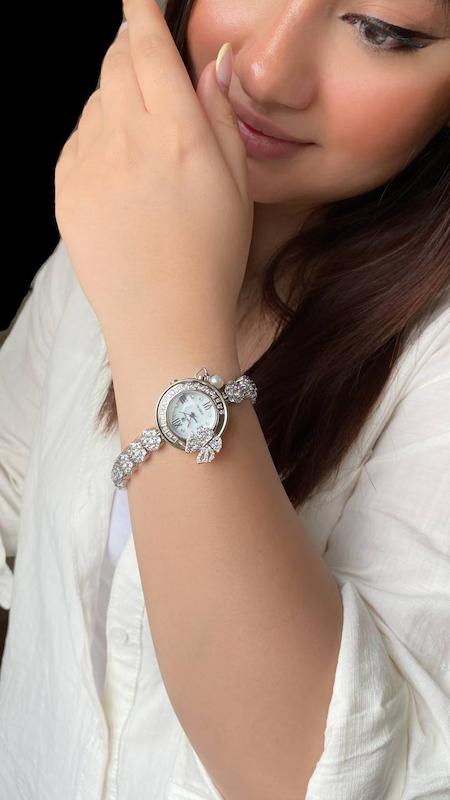 ساعت جواهری مدل سرنا