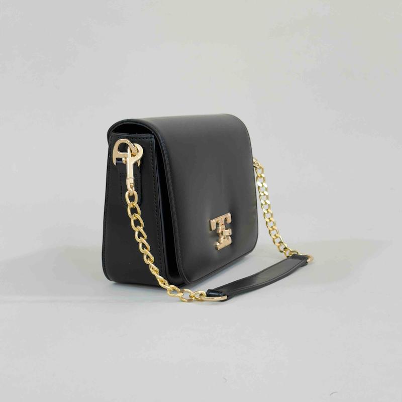 کیف تیارا