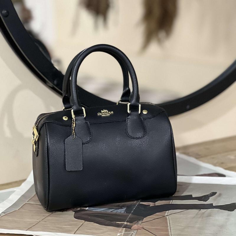 کوچ صندوقی ساده تمام مشکی