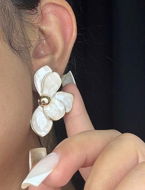 گوشواره گل رزینی ( مراقبتی )