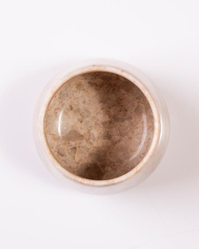 لیوان سنگی آسو بزرگ