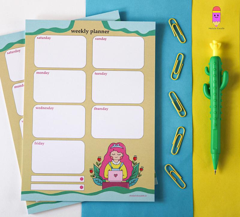 پلنر هفتگی دختر صورتی