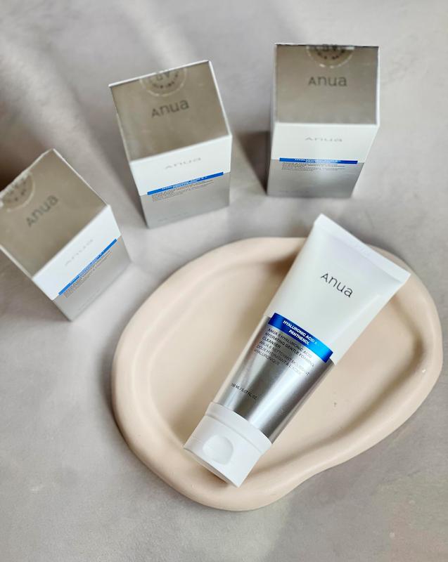 فوم شستشوی هیالورونیک اسید و پنتنول آنوا