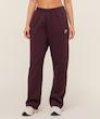 شلوار جاگر فلیس راسته و راحت زنانه جیم شارک اورجینال از ایتالیا Gymshark Training Fleece Straight Leg Regular Joggers Cherry Purple  