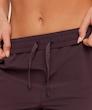 شلوار ورزشی و روزمره جذاب زنانه جیم‌ شارک اورجینال از ایتالذیا Gymshark Everyday Woven Pants 
