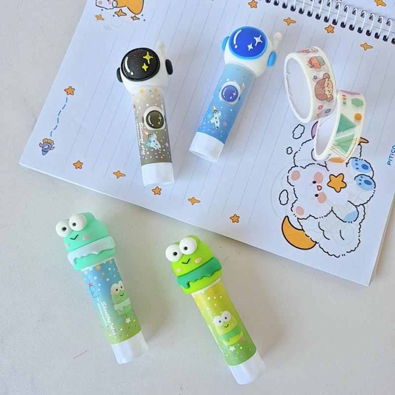 چسب ماتیکی فضانورد و قورباغه