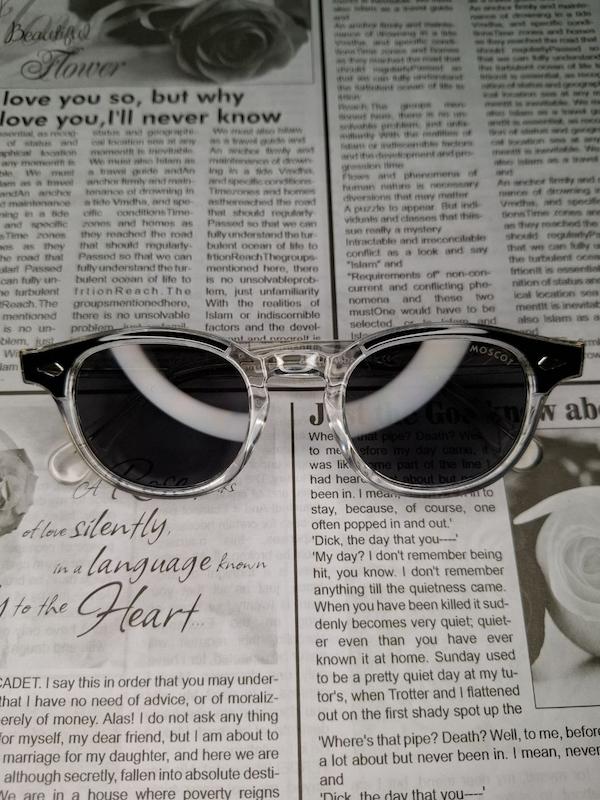 عینک آفتابی برند موسکات 