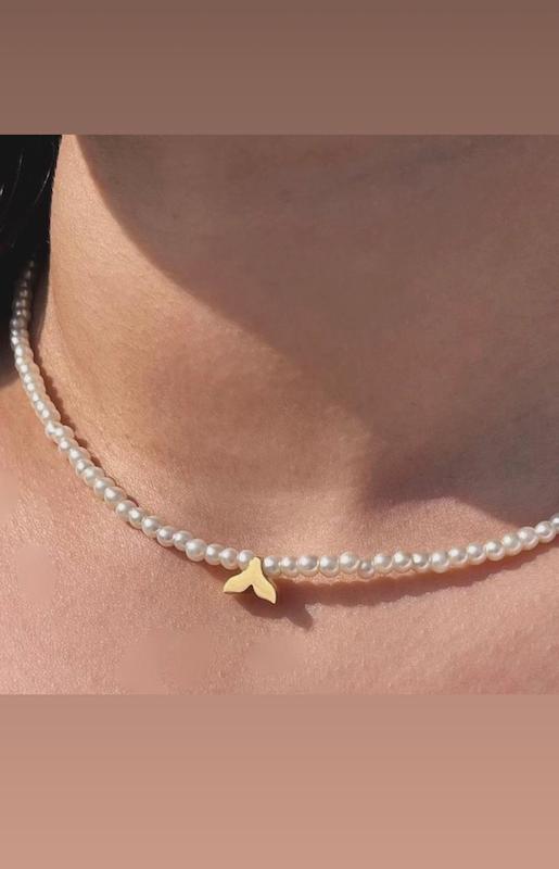 گردنبند مرواريد و دم وال