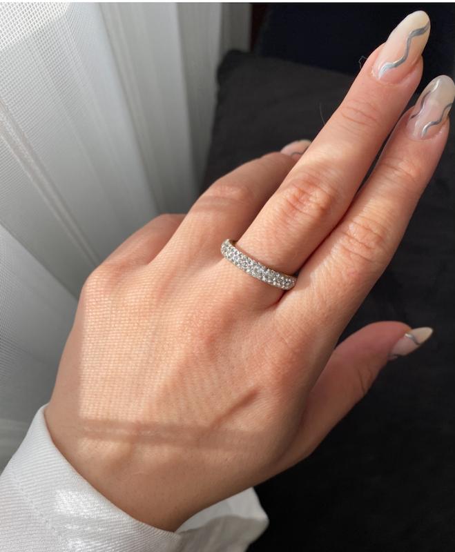 انگشتر  پر از نگين