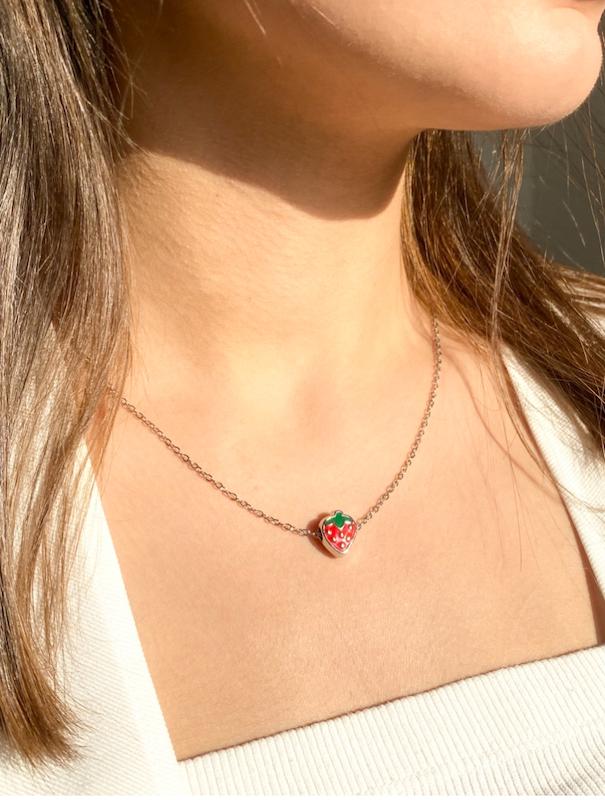 گردنبند توت فرنگی