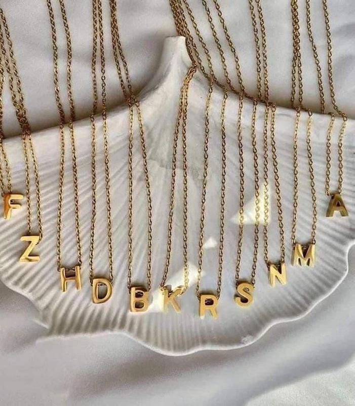 گردنبند حروف