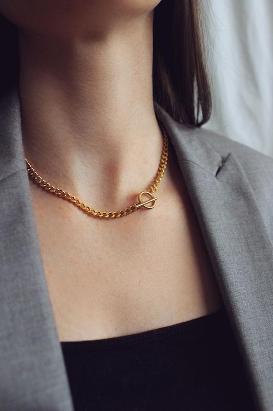 گردنبند کارتیه قفل تی