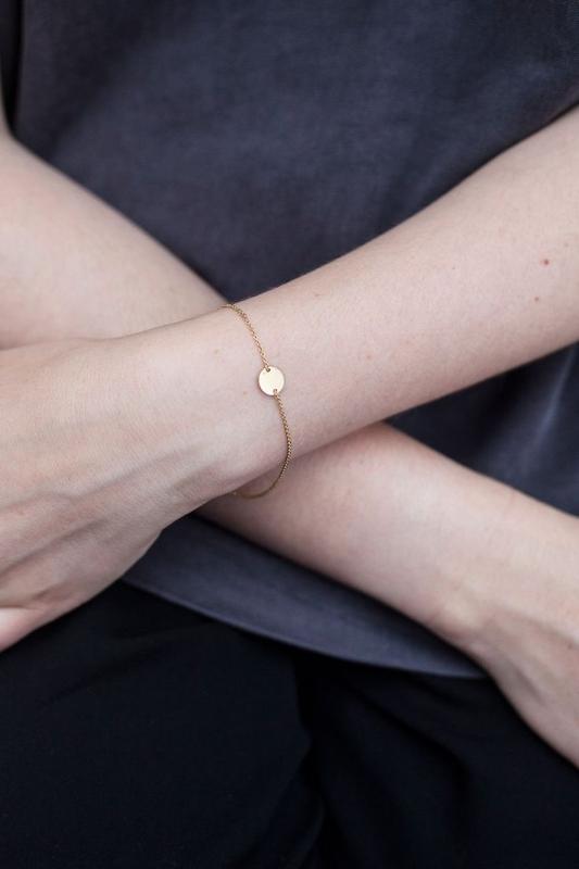 دستبند وسط سكه