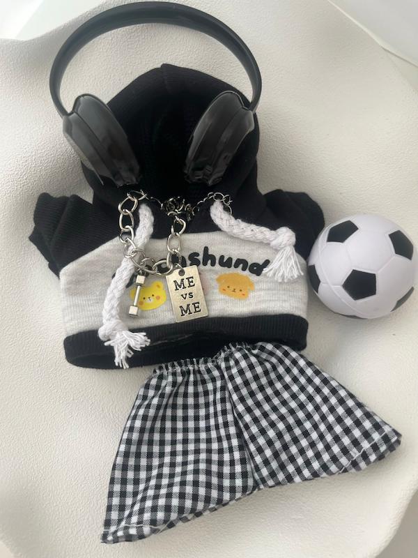 لباس توپ و هدفون لبوبو