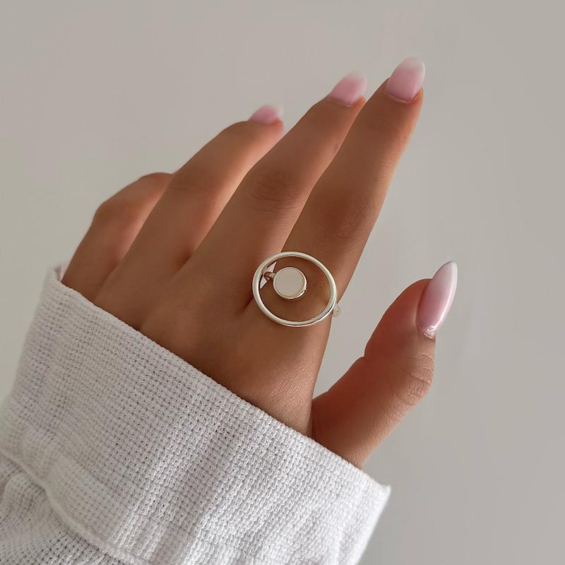 انگشتر بیضی و دایره صدفی