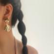 گوشواره صدف و حلقه