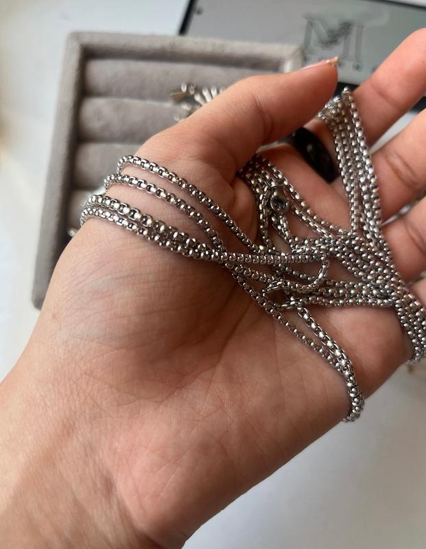 گردنبند شیرخورشید