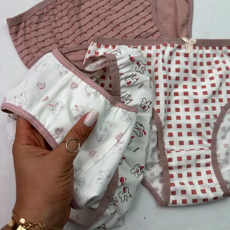 شورت زنانه، شورت نخی، شورت پنبه‌ای، شورت فانتزی، شورت راحتی، لباس زیر زنانه، شورت سه تایی، شورت ضد حساسیت