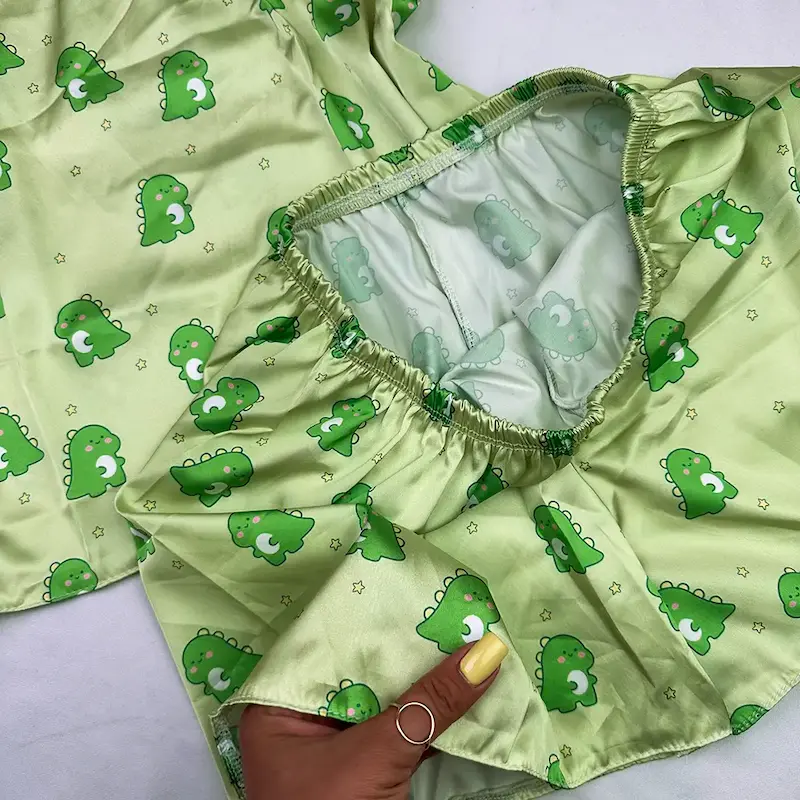 ست سه تکه ساتن زنانه سبز طرح دایناسور