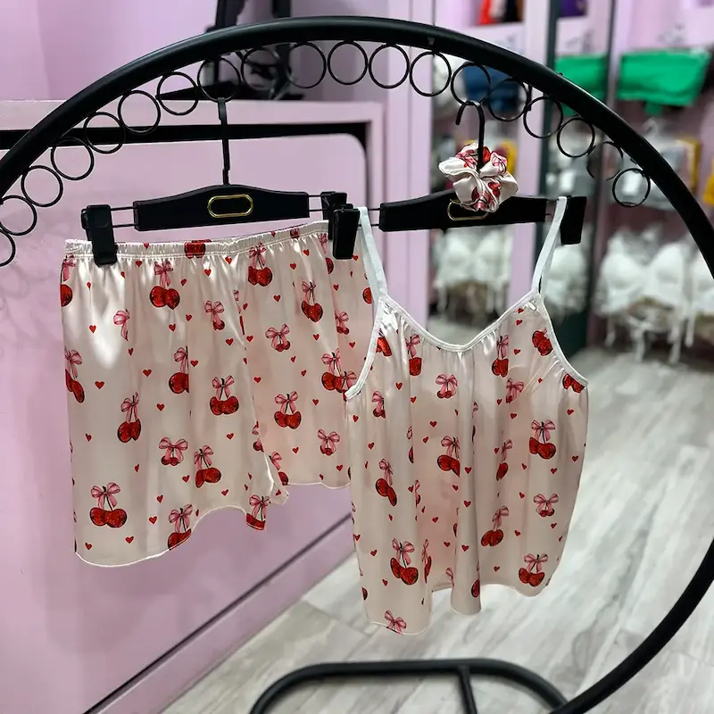 ست لباس خواب ساتن زنانه فانتزی 5756 طرح گیلاس