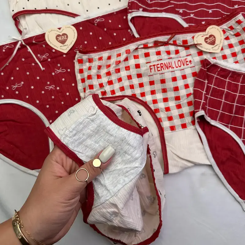 شورت زنانه نخی کبریتی طرح قلب فری سایز