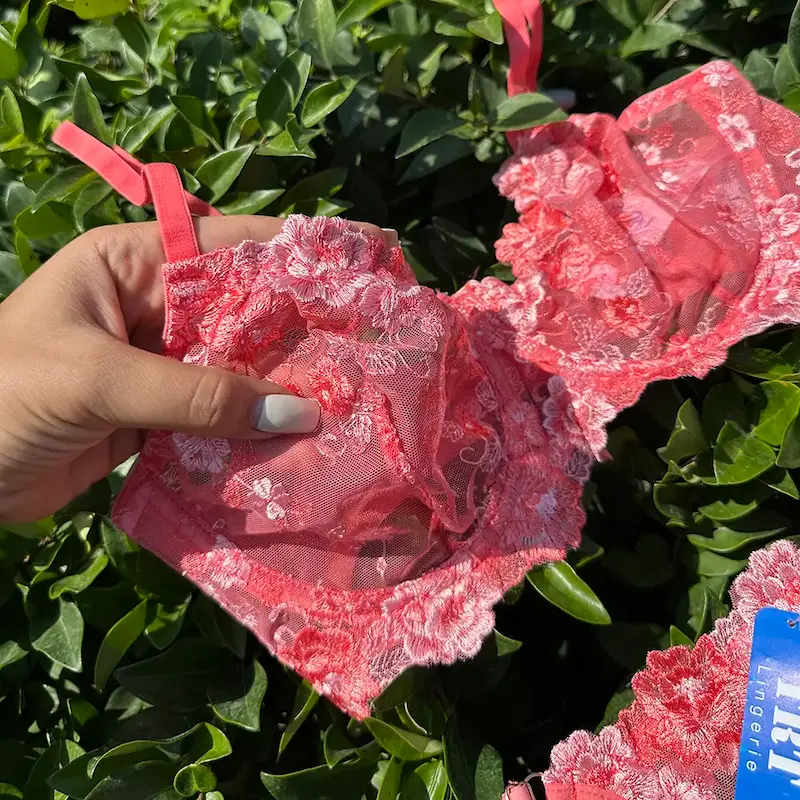 ست شورت و سوتین فنردار گلدوزی گل گلبه ای