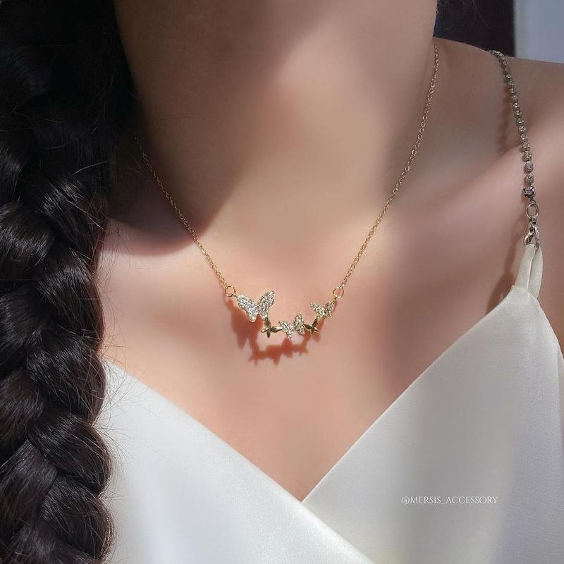 گردنبند پر پروانه 