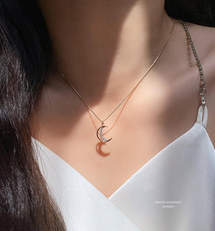 گردنبند ماه ژوپینگ
