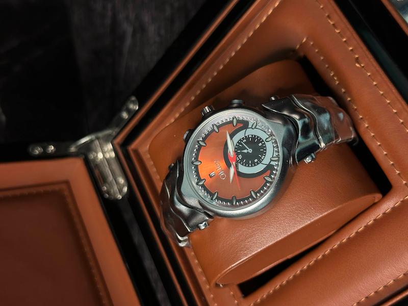 ساعت اوکلی طرح استخوانی