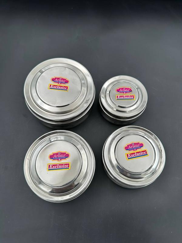 ظرف درب دار 4 تایی مدل ساده کد 22