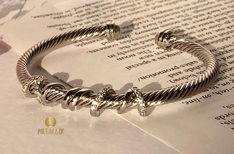 بنگل پیچی تیتانیوم