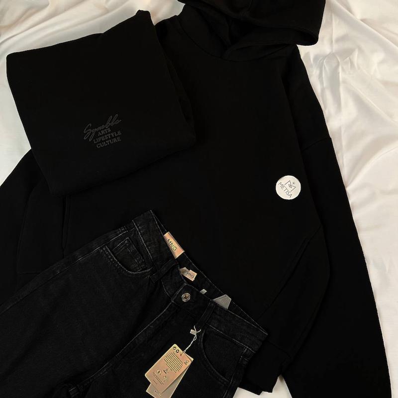 هودی مشکی bershka