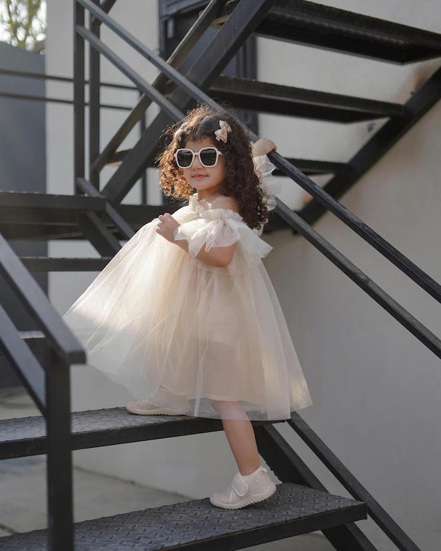 پیراهن فرشته شیری