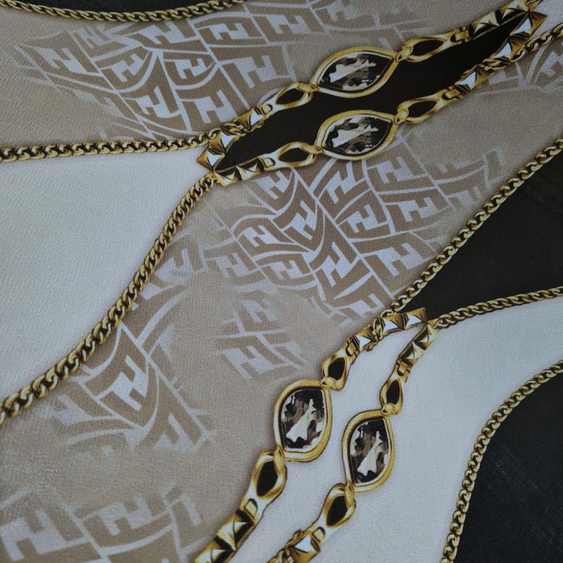 روسری حریر کرم 