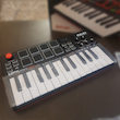 میدی کنترلر Akai mpk mini Play mk3 | در حد نو