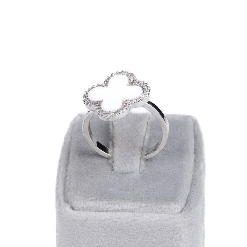 انگشتر فانتزی، طرح ونکلیف، ترکیب صدف و نگین، آبکاری رادیوم، کد:B033