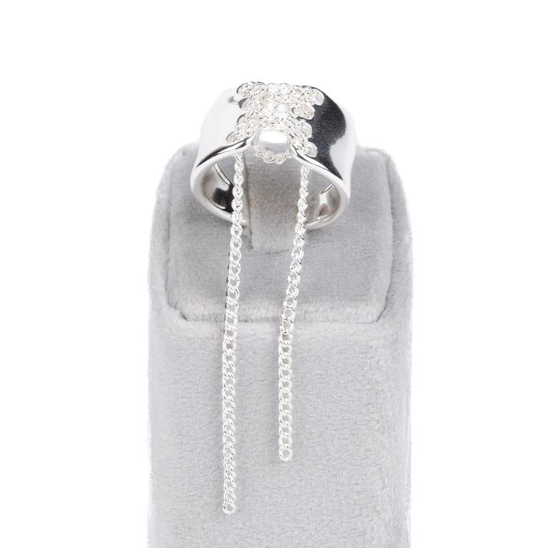 انگشتر فانتزی، طرح کفش بندی، همراه زنجیر، آبکاری رادیوم، کد B035