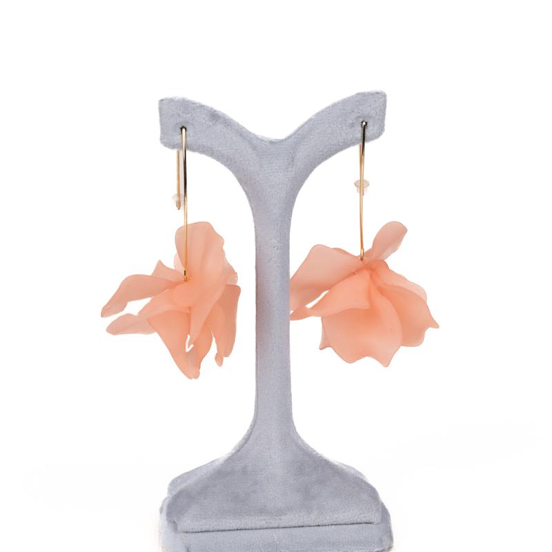 گوشواره حلقه‌ای رزینی، فانتزی، طرح گل واژگون با ساقه خمیده، استیل، کد:A080