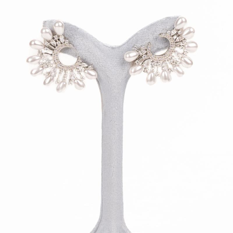 گوشواره طرح جواهر، مجلسی، نیم دایره، هلال ماه، نگین‌دار، مرواریدی، کد: A086