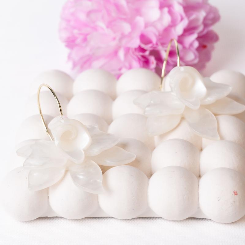 گوشواره حلقه‌ای، رزینی، طرح گل، کد:A0103