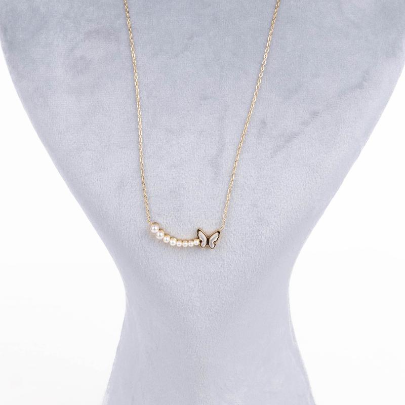 گردنبند مینیمال، با پلاک طرح پروانه صدفی و مراوریدهای ریز، کد: D057