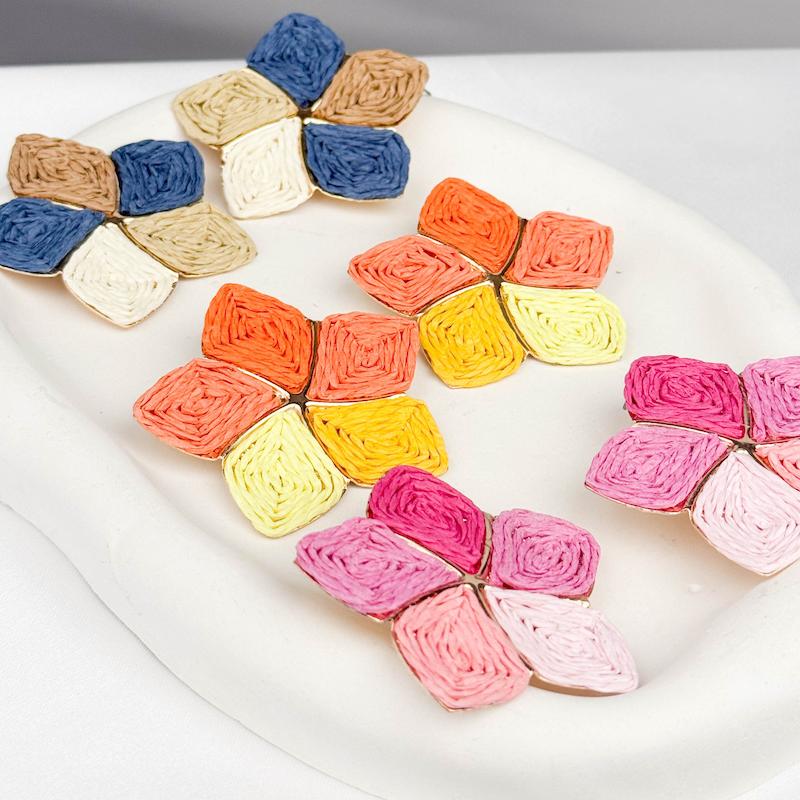گوشواره رنگی رافیا، طرح ستاره، کد: A0144